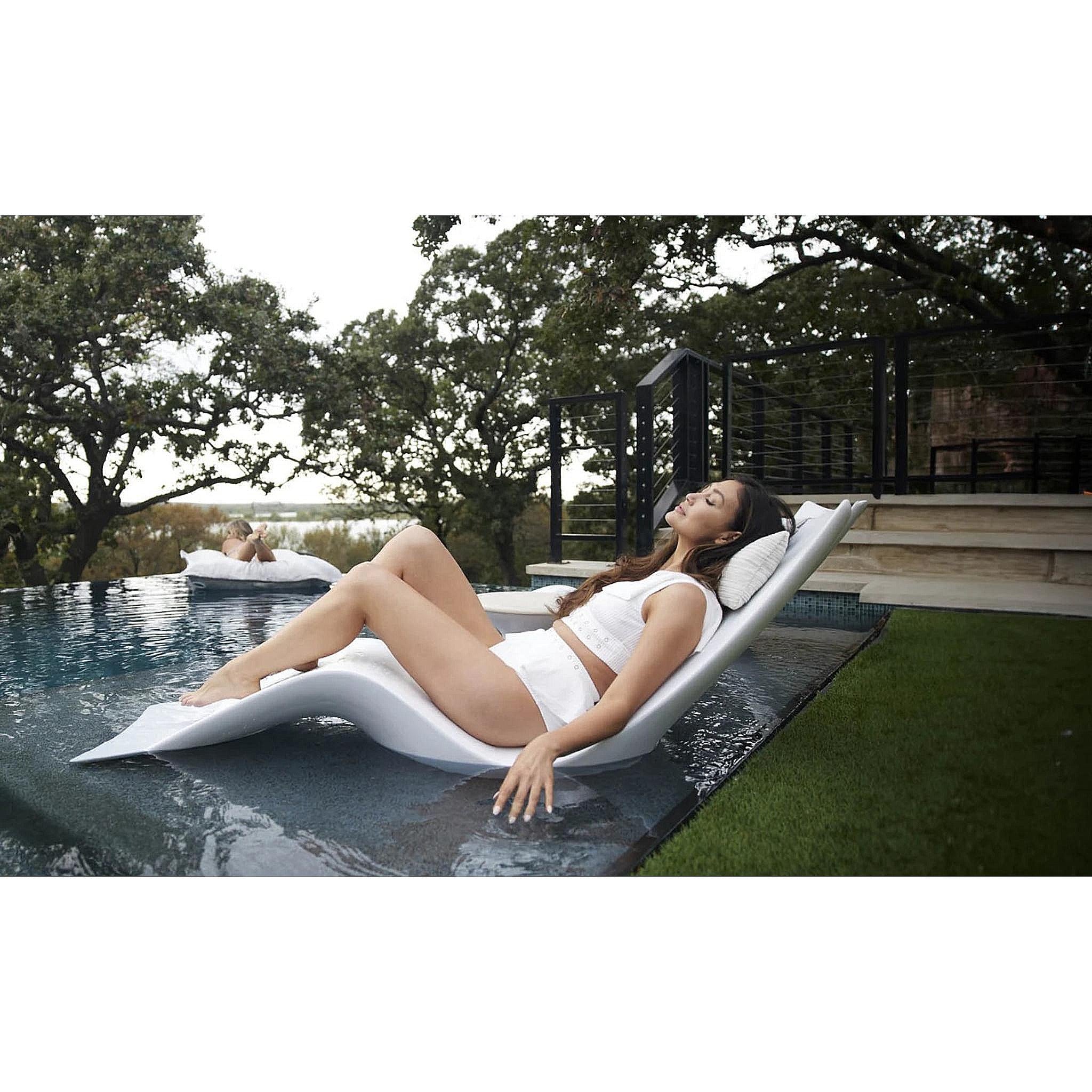Autograph Chaise