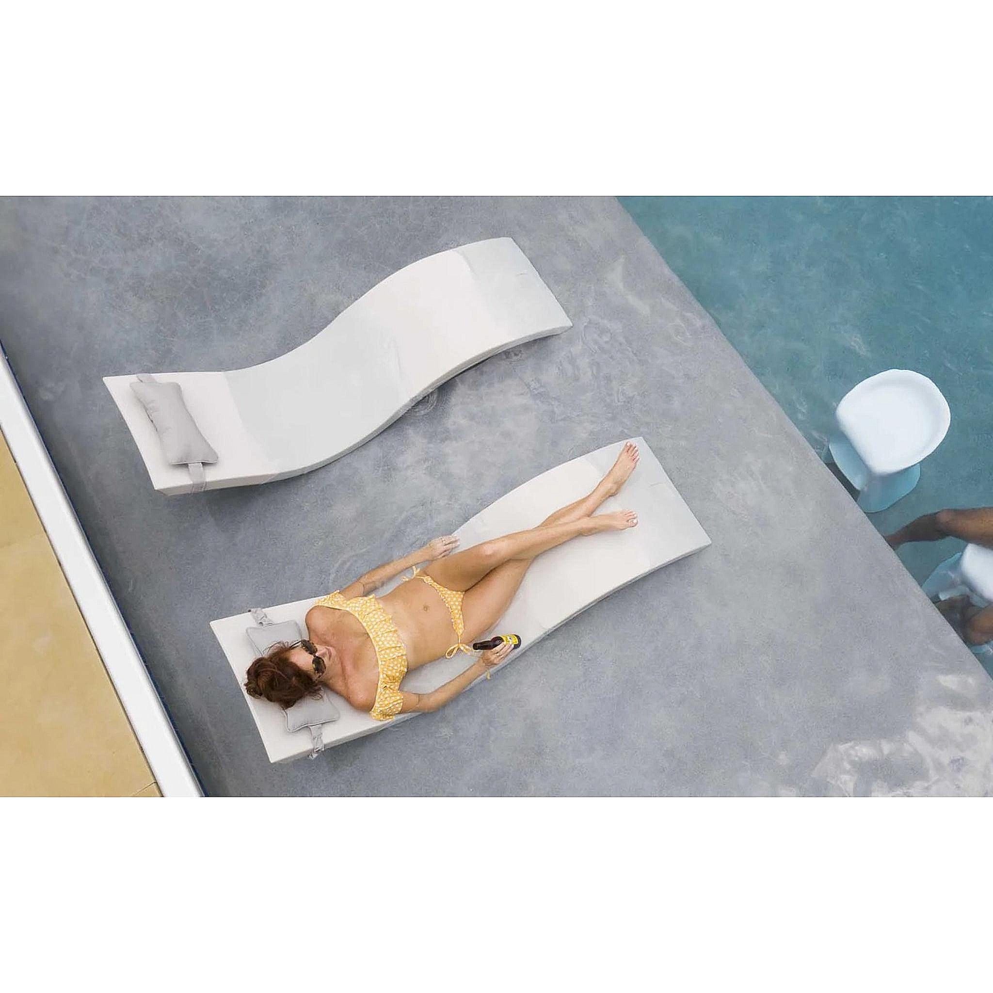 Signature Chaise