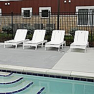 Mainstay Chaise