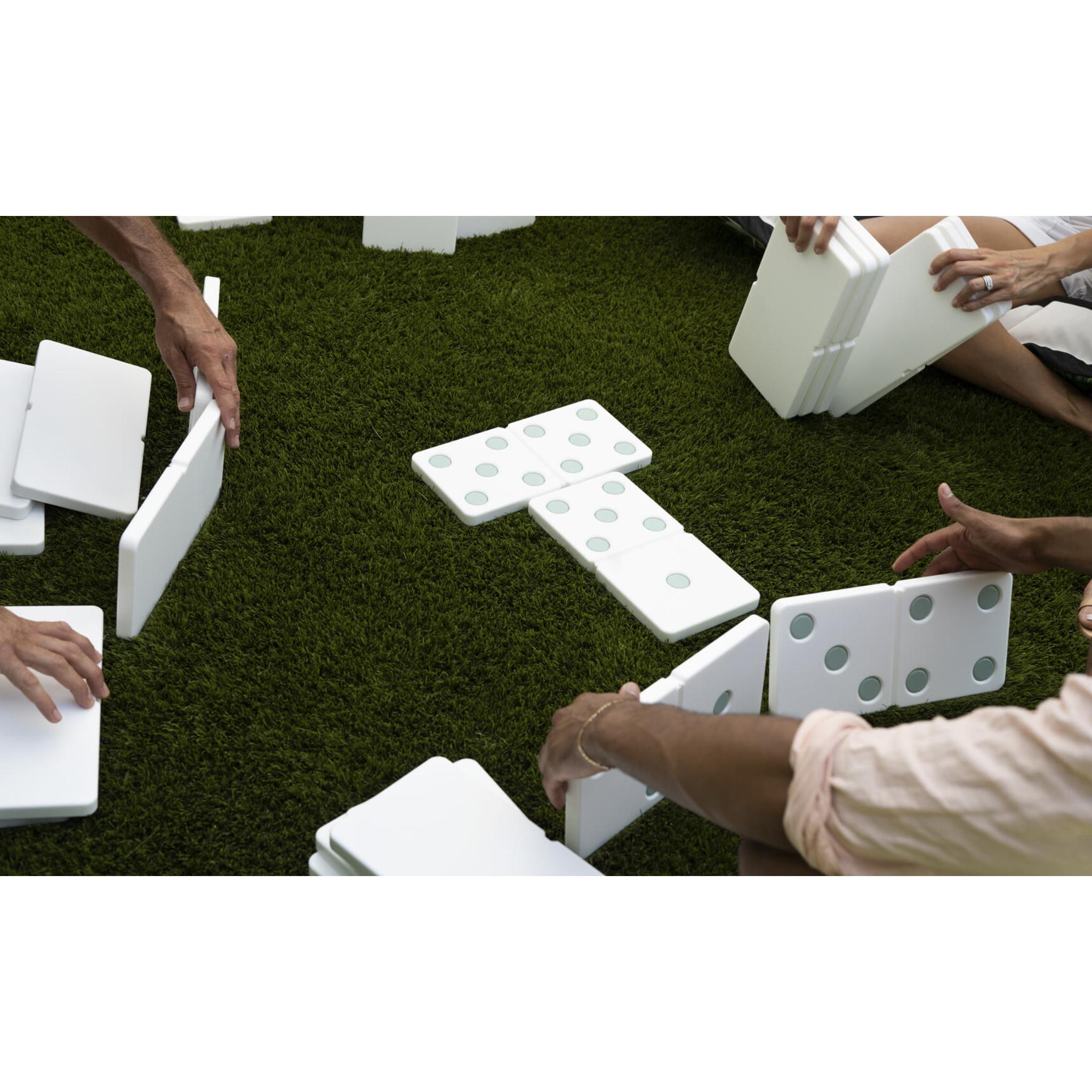 Dominoes
