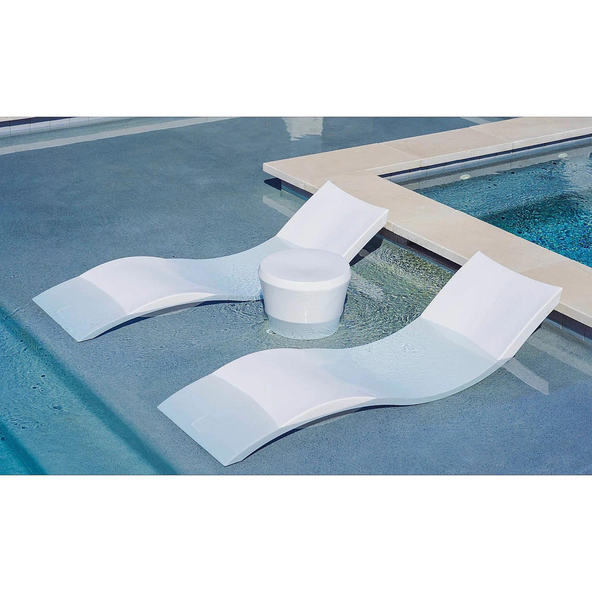 Signature Chaise and Affinity Side Table In-Pool Set