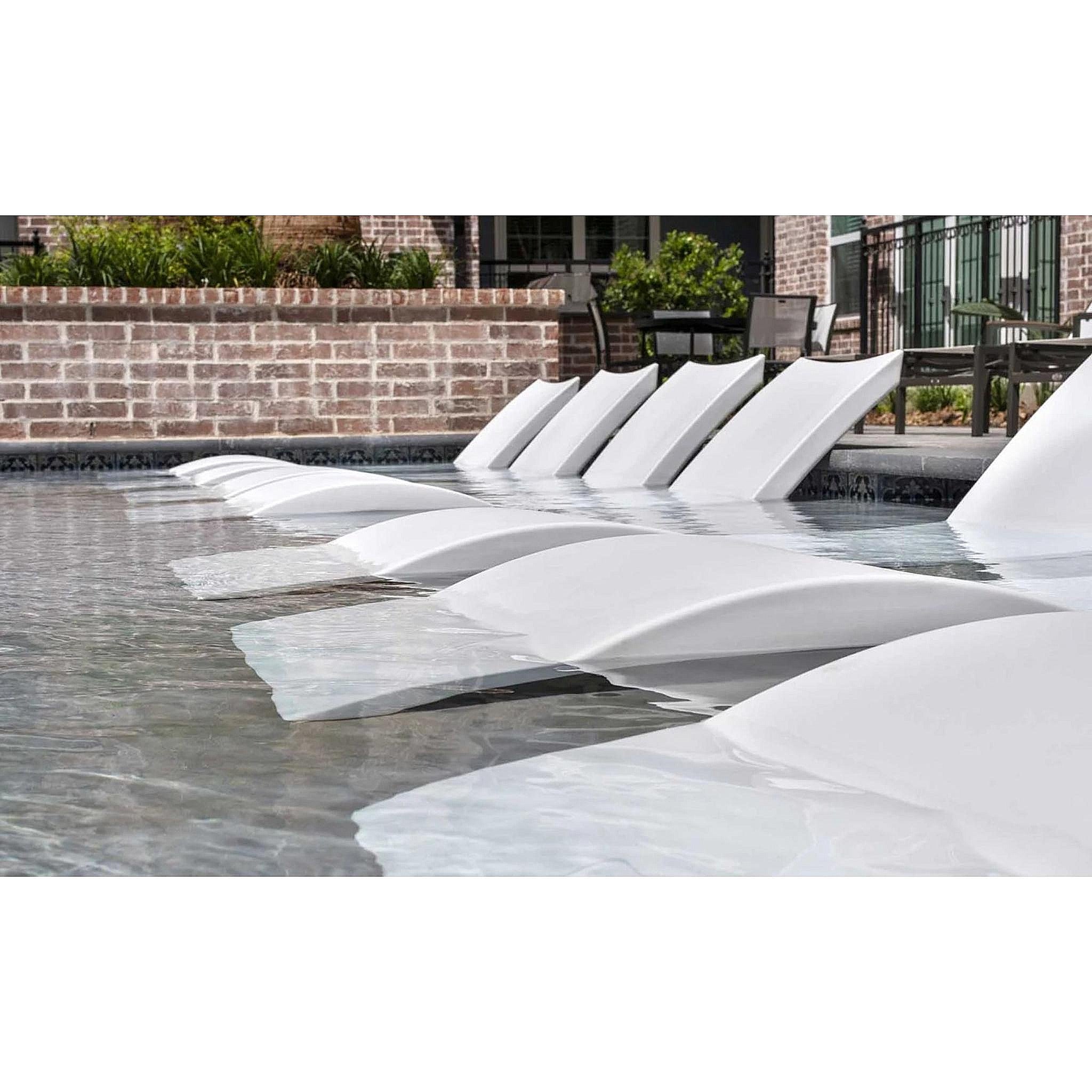 Signature Chaise