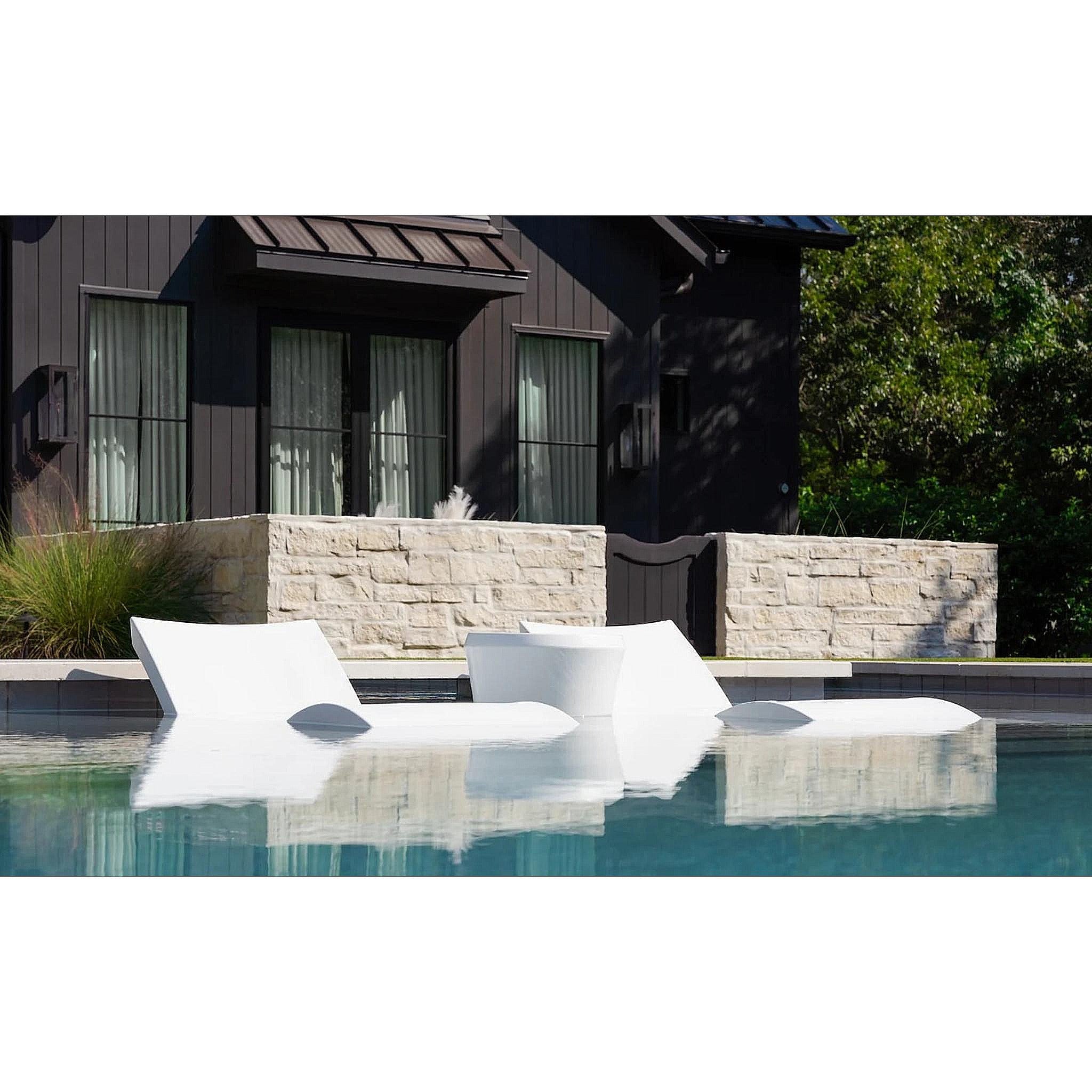Signature Chaise and Affinity Side Table In-Pool Set