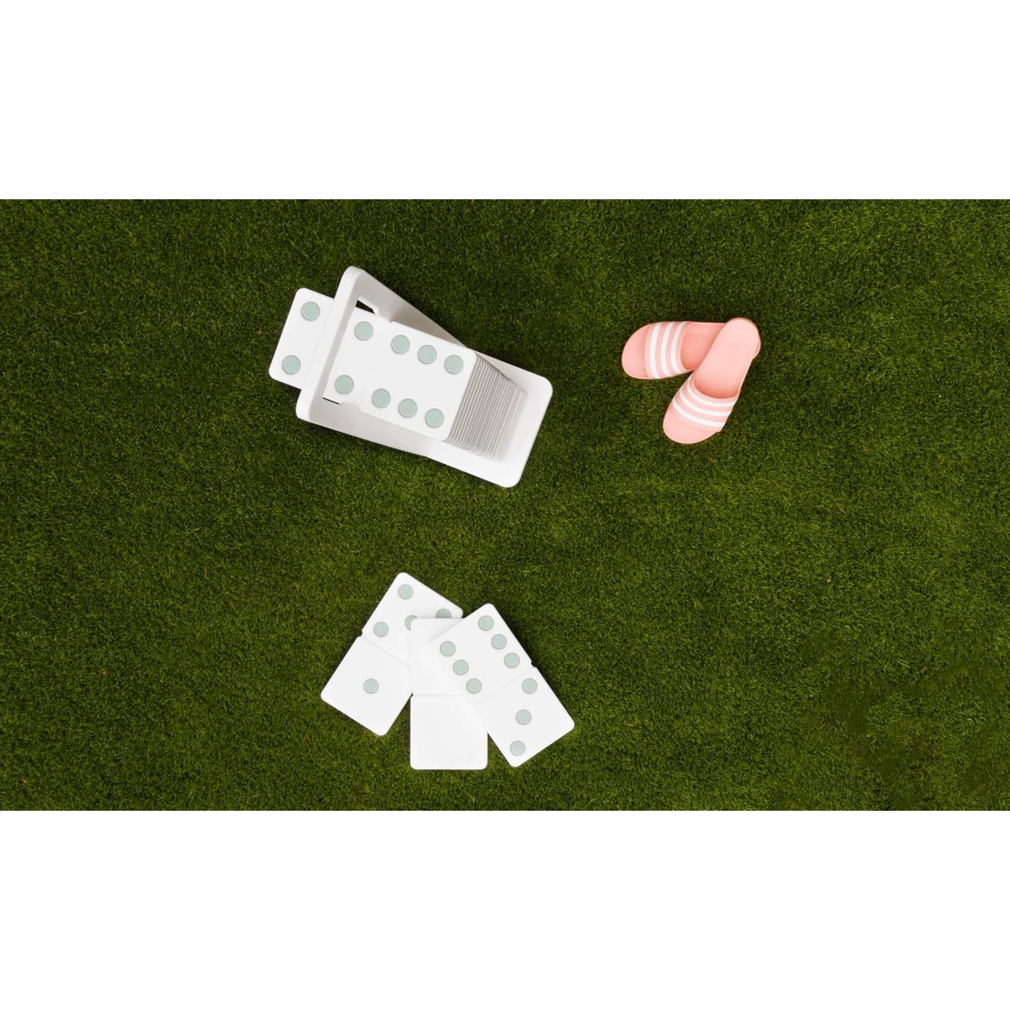 Dominoes